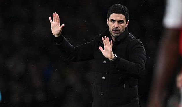 Arsenal thiệt quân, Arteta cầu viện “chảo lửa” Emirates