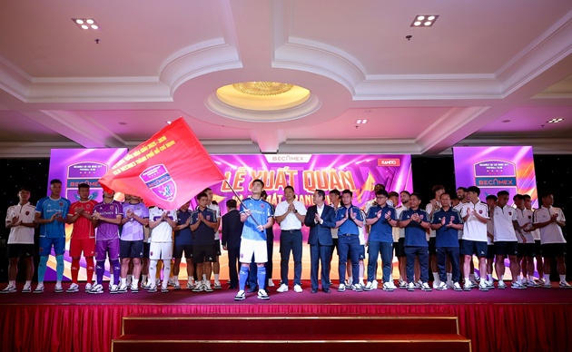 Becamex TP HCM trẻ hóa lực lượng: Top 3 V.League 2025/26 là thử thách hay cơ hội?