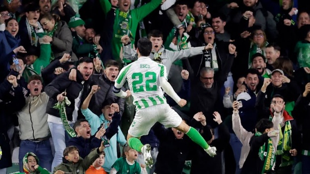 Betis 2-2 Guimaraes: Điểm cộng cho Antony; Isco lên tiếng