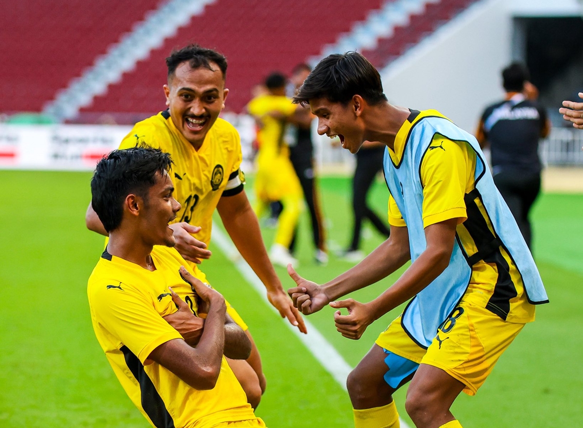 CĐV Đông Nam Á “dậy sóng” sau chiến thắng 4-1 của U22 Malaysia, U22 Việt Nam gặp áp lực lớn