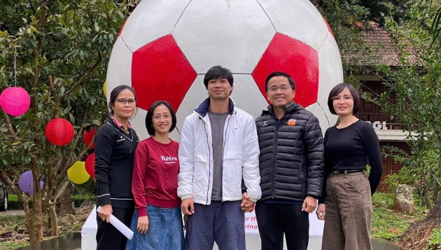 Chuyến thăm HAGL của Công Phượng gây “bão” mạng xã hội