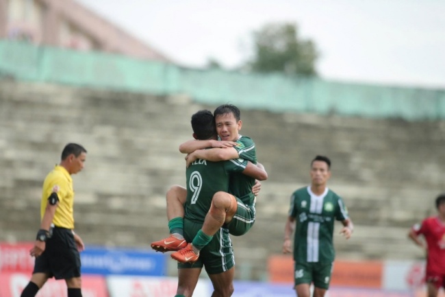 Công Phượng vắng mặt, Minh Vương lập siêu phẩm cho Đồng Nai