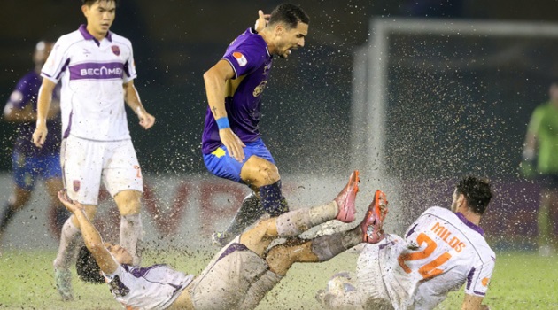 Điểm tin bóng đá Việt Nam 26/10: Harry Kewell có chiến thắng đầu tiên; Nam Định tìm kiếm HLV ngoại