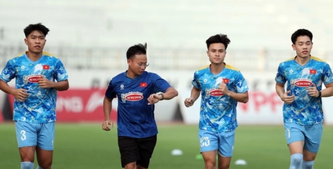 Điểm tin bóng đá Việt Nam 29/11: Ba tuyển thủ U22 Việt Nam tập riêng; HLV Kim Sang-sik động viên Văn Trường