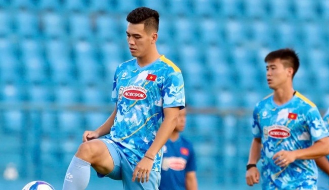 Điểm tin bóng đá Việt Nam 7/10: Tiến Linh không bận tâm án phạt của Malaysia; Tuyển thủ Việt Nam chấn thương