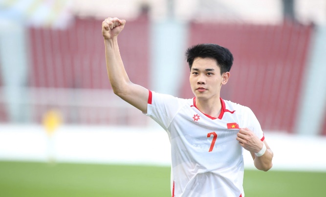 Đình Bắc rực sáng: Cú đúp cứu rỗi U22 Việt Nam ngày ra quân