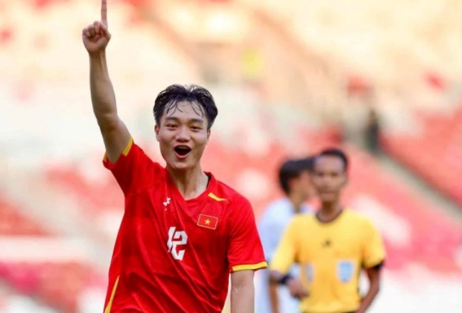 ‘Đóa hoa nở muộn’ Xuân Bắc: Lời giải cho hàng tiền vệ U22 Việt Nam tại SEA Games 33
