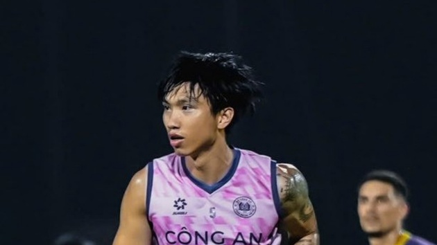 Đoàn Văn Hậu tái xuất thi đấu