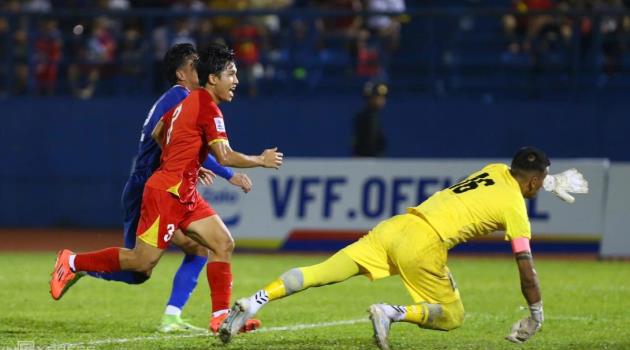 ĐT Việt Nam: Một chiến thắng, nhiều vấn đề