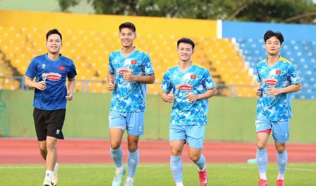 ĐT Việt Nam tập luyện trước trận Nepal, Tiến Dũng chấn thương nhẹ