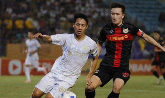 HLV Albadalejo ca ngợi tinh thần phi thường của Hoàng Đức