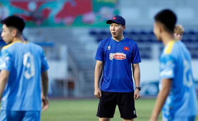 HLV Kim Sang-sik mất ngủ vì áp lực lựa chọn nhân sự cho SEA Games