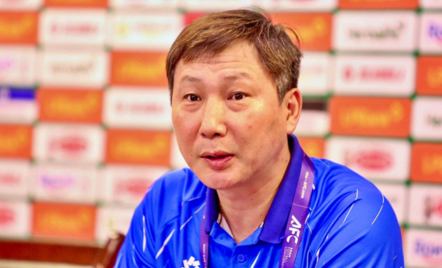 HLV Kim Sang-sik nói gì về sai phạm nhập tịch của Malaysia?