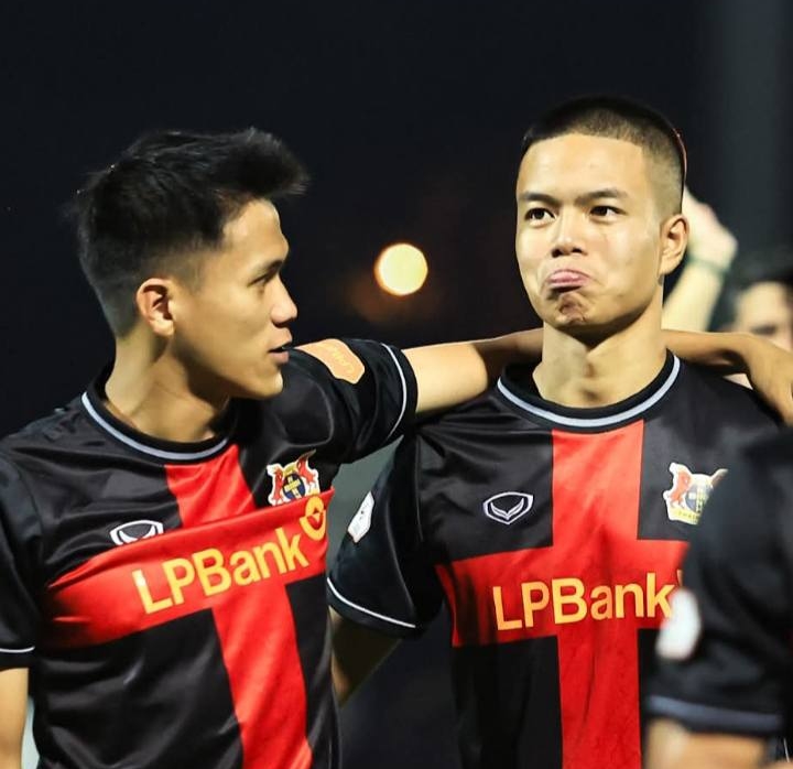 HLV Ninh Bình tiết lộ lý do xếp Việt kiều Trần Thành Trung đá chính ở V-League