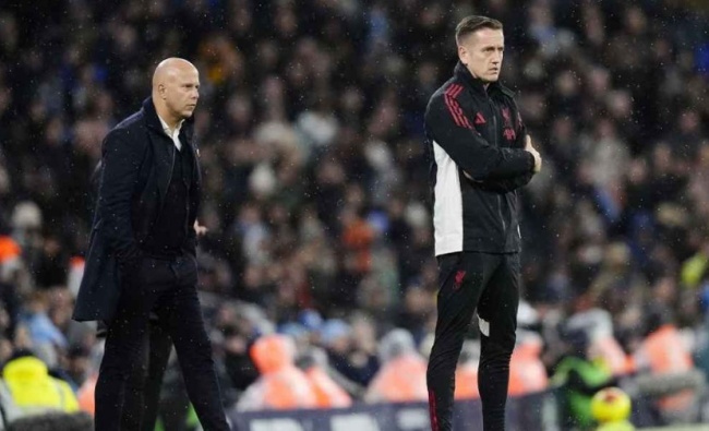 HLV tình huống cố định Aaron Briggs rời Liverpool