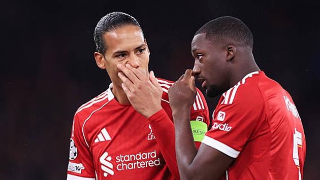 Liverpool phòng ngự yếu kém: Vấn đề bóng chết dưới thời Arne Slot