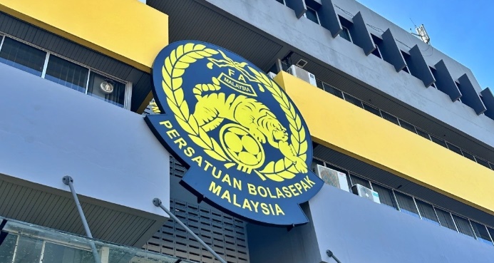 Luật sư cảnh báo FAM và cầu thủ nguy cơ tù tội vì giấy tờ giả