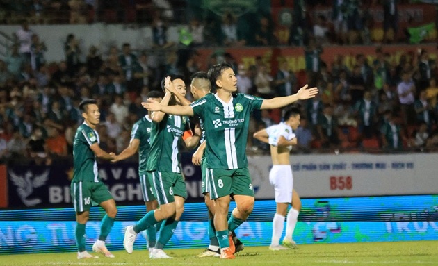 Minh Vương lập cú đúp, Đồng Nai dẫn đầu BXH