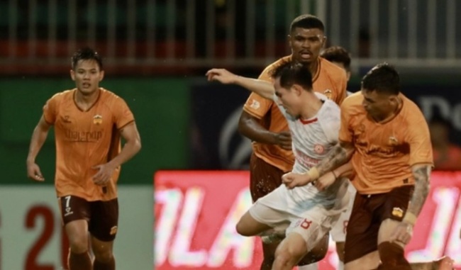 Nhận quá 5 thẻ vàng, HAGL đối mặt án phạt từ VFF