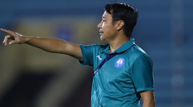 Sau chuỗi sa sút, HLV Vũ Hồng Việt có thể rời Nam Định