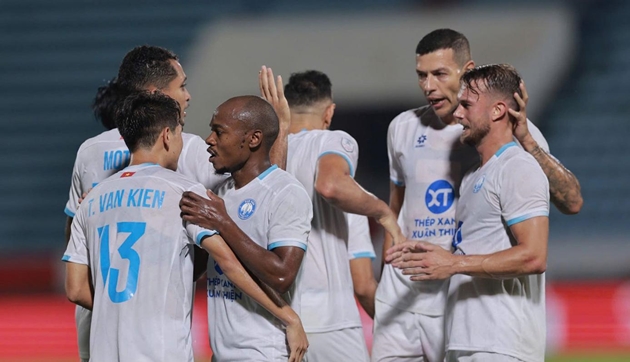 Soi trận Nam Định vs Becamex TPHCM: Chủ nhà lấn lướt