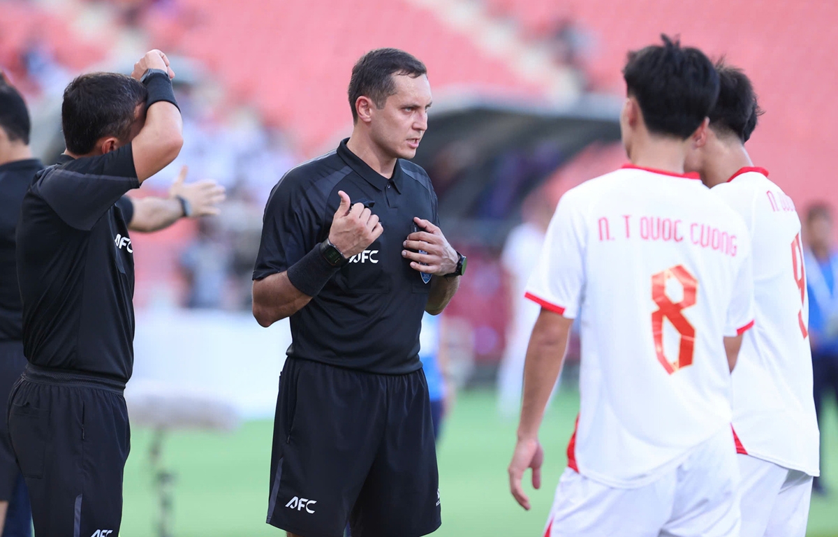 Tranh cãi bàn thắng của Đình Bắc – Cựu Còi vàng nói lời gan ruột