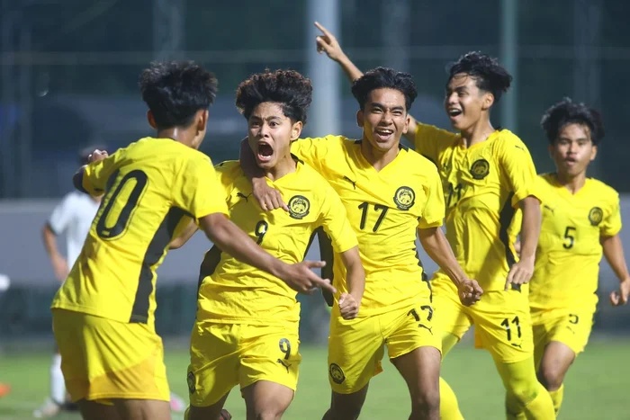 U17 Malaysia thắng nhọc Hồng Kông, bị CĐV chê nhạt nhòa
