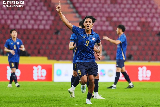 U22 Thái Lan 3-0 U22 Singapore: Yotsakorn tỏa sáng ngoạn mục