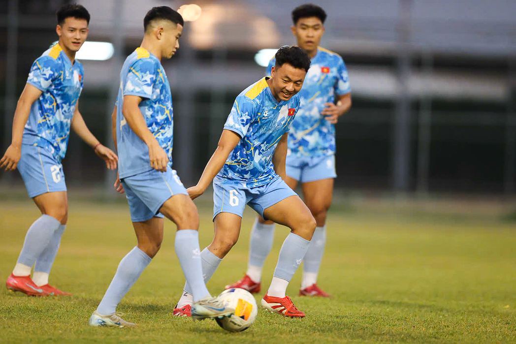 U22 Việt Nam lỡ giáo án của HLV Kim Sang-sik vì kẹt xe ở Bangkok