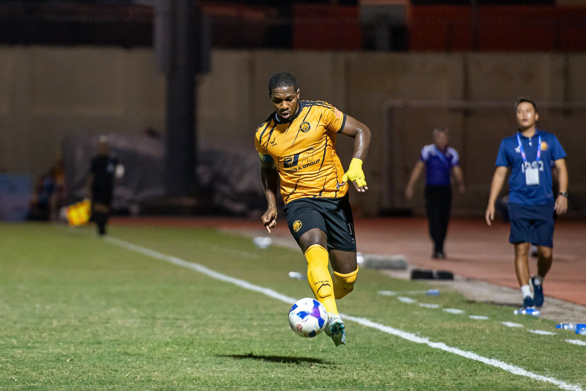 VFF hỗ trợ nhập tịch thêm tiền đạo cho tuyển Việt Nam của HLV Kim Sang-sik