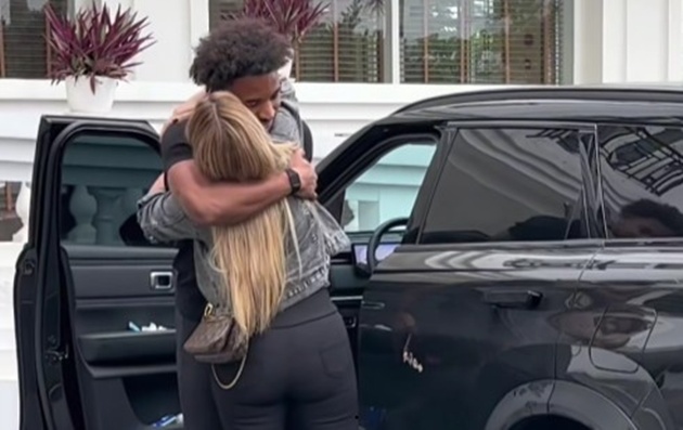 Vợ tháp tùng Xuân Son ngày hội quân tuyển Việt Nam, chia tay đầy xúc động