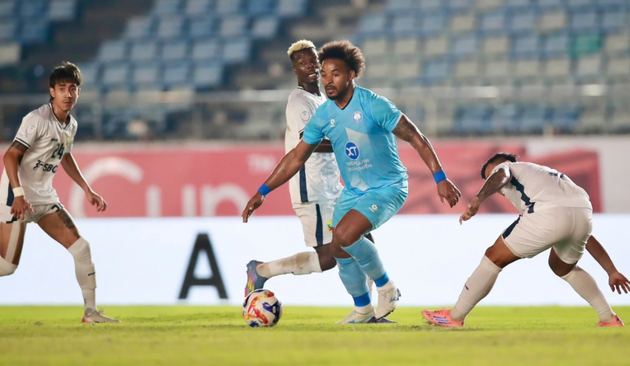 Xuân Son: Hat-trick rực rỡ và chiến thắng 3-0 cho Nam Định tại Shopee Cup