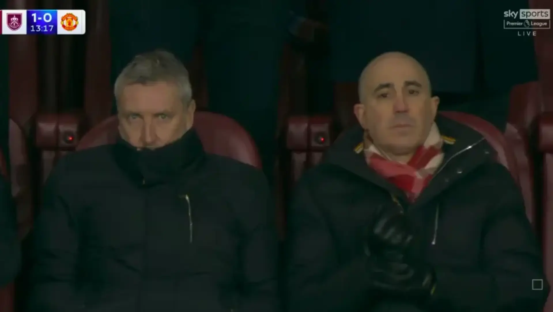 2 sếp lớn MU bị bắt gặp không hài lòng ở trận Burnley