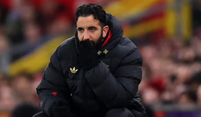 Amorim đáp trả chỉ trích của Scholes về lối chơi Man Utd