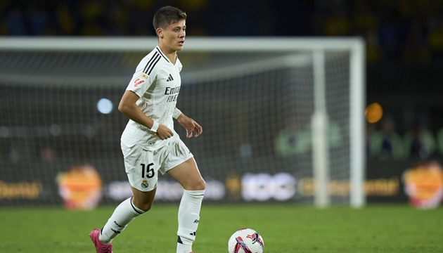 Arda Guler chinh phục Santiago Bernabeu