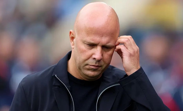 Arne Slot đối diện nghịch cảnh tại Liverpool