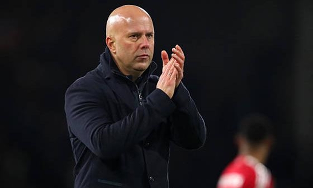 Arne Slot thừa nhận Arsenal gần như không có điểm yếu