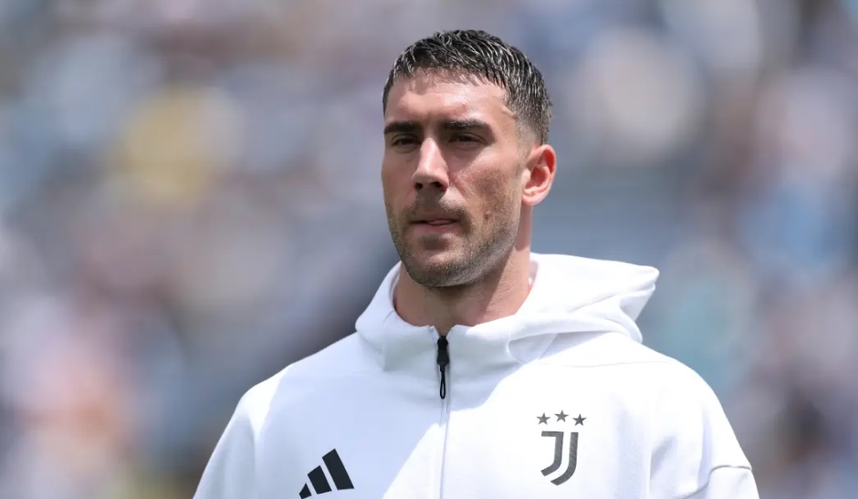 Barca nhắm Vlahovic để thay thế cho Lewandowski