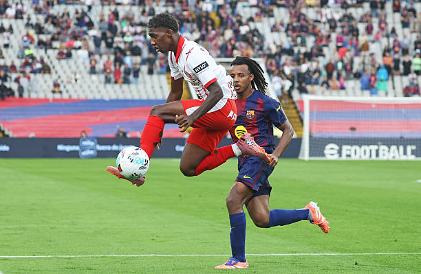 Barcelona đối mặt 2 vấn đề sau trận thắng nhọc Girona