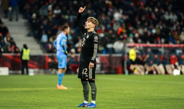 Bayern tăng lương gấp 3 giữ chân thần đồng Karl đến năm 2031