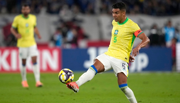 Casemiro cảnh báo các đồng đội ở tuyển Brazil