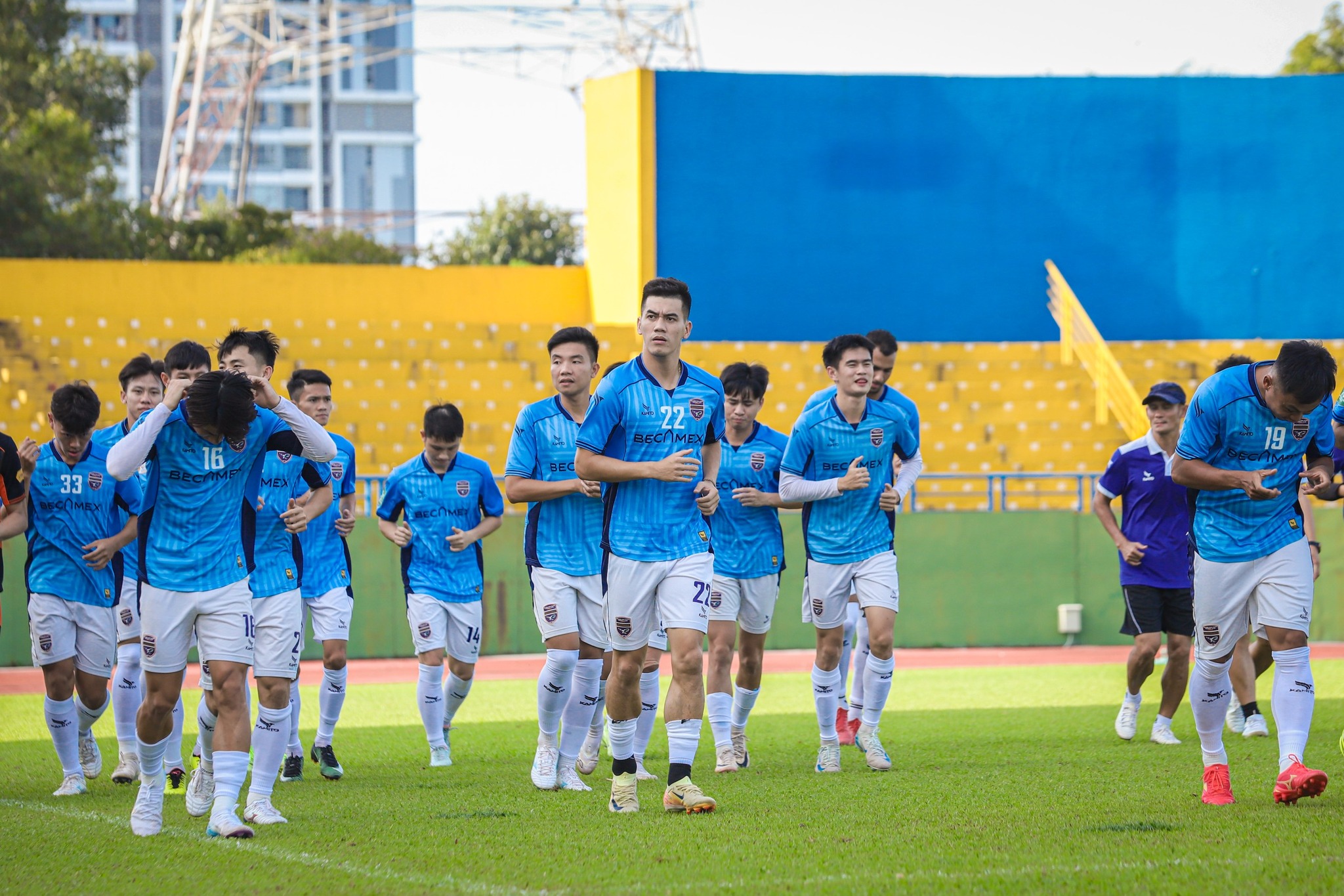 CĐV Bình Dương lo lắng trước tình hình lực lượng của đội bóng