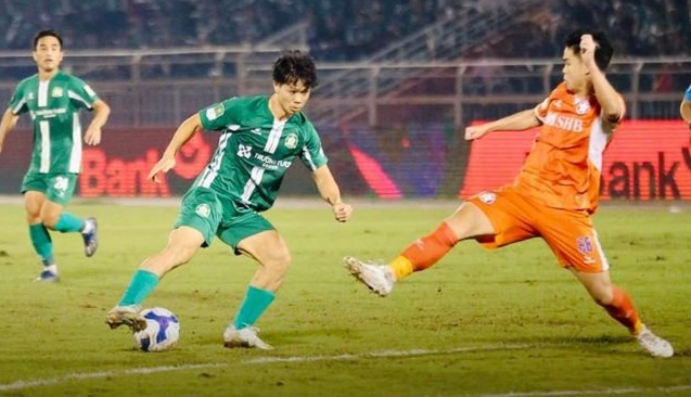 Chỉ còn 1 suất thăng hạng, Công Phượng buộc phải vô địch hạng Nhất