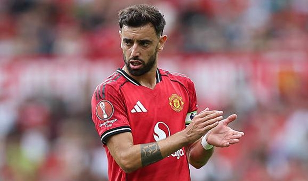 Chuyển nhượng tối 18/10: Bayern nhắm Bruno Fernandes; Chelsea thích Nuno Tavares