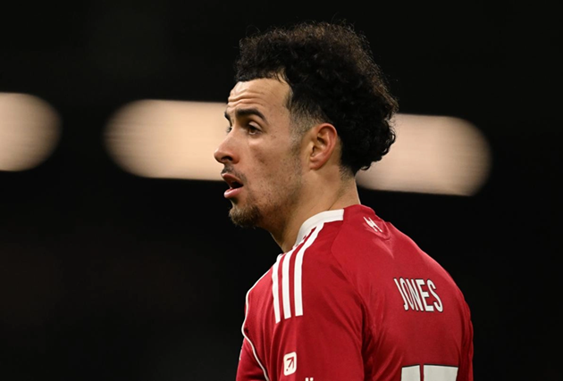 Curtis Jones khó nuốt trôi trận hòa của Liverpool