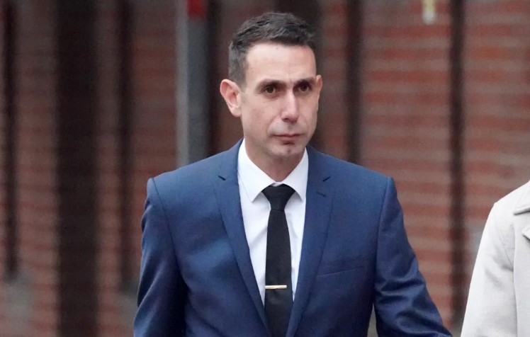 Cựu trọng tài Ngoại hạng Anh đối diện án tù vì video lạm dụng trẻ em