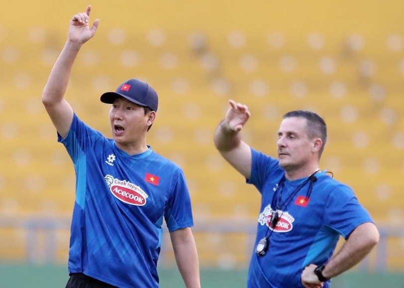 Điểm tin bóng đá Việt Nam 19/7: HLV Kim Sang-sik điều chỉnh kế hoạch; Nam Định công bố 2 ngoại binh