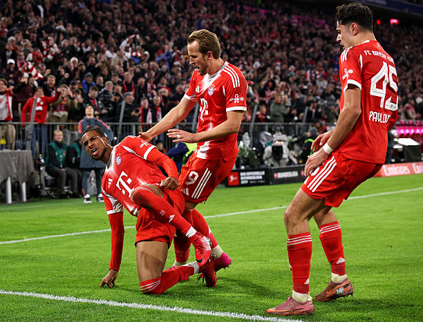 Harry Kane “làm gỏi” Dortmund, Bayern thắng trận thứ 7 liên tiếp