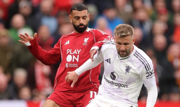 Hãy khen Luke Shaw!