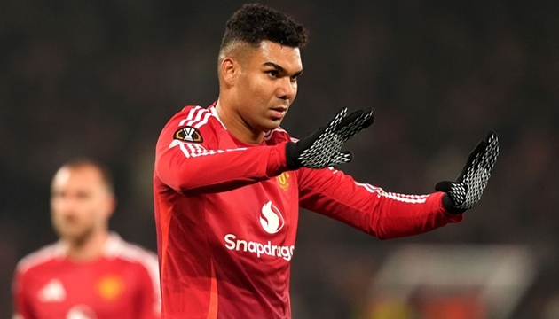 HLV Amorim gửi thông điệp đanh thép qua tấm gương Casemiro